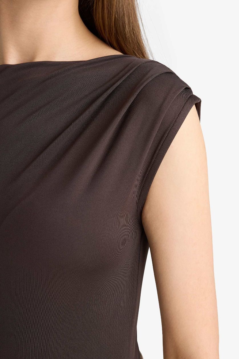 حريمي بني بلوزة بودي سوت سليم فيت غير متماثل