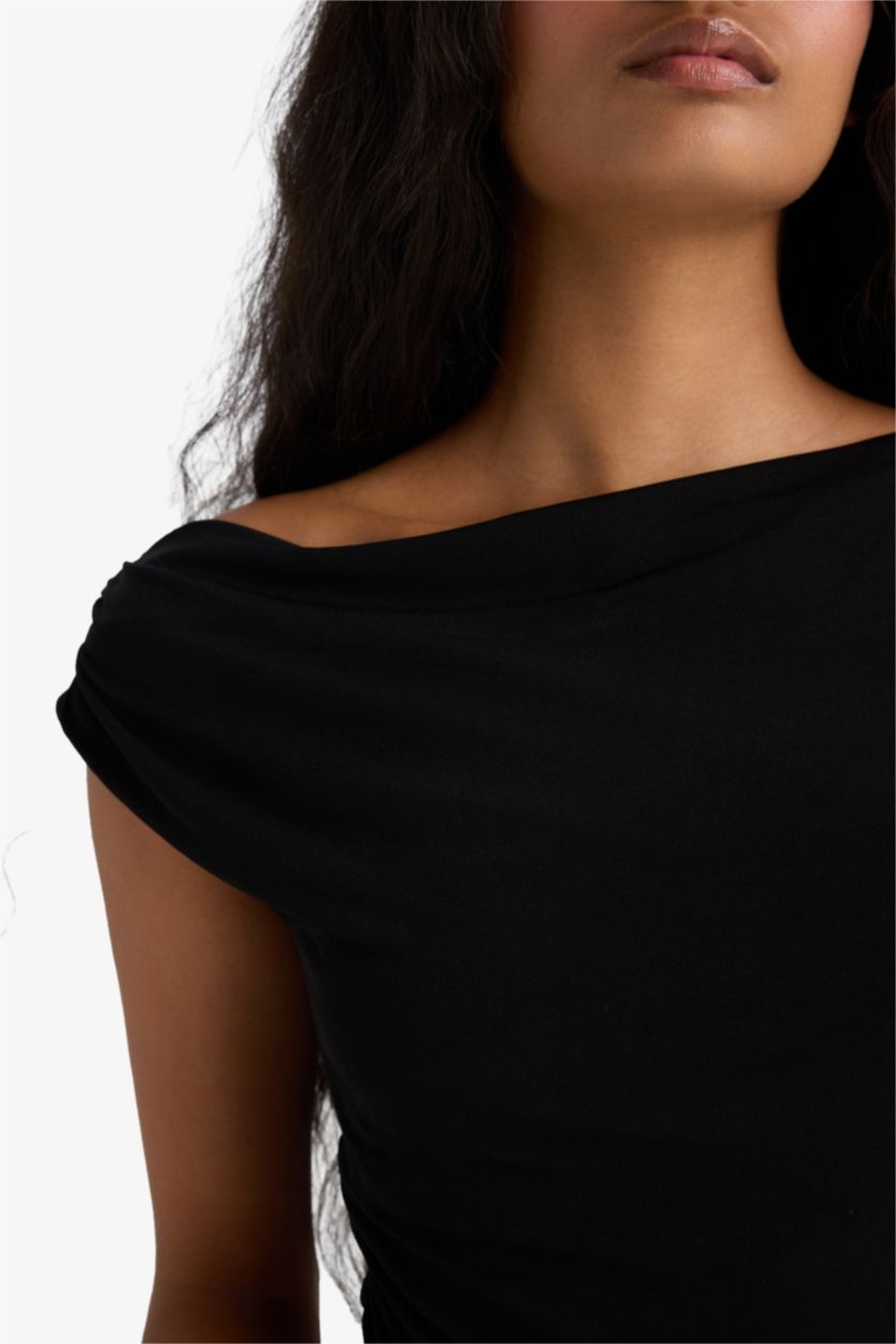 Kadın Siyah Slim Fit Dar Kesim Degaje Yaka Bluz