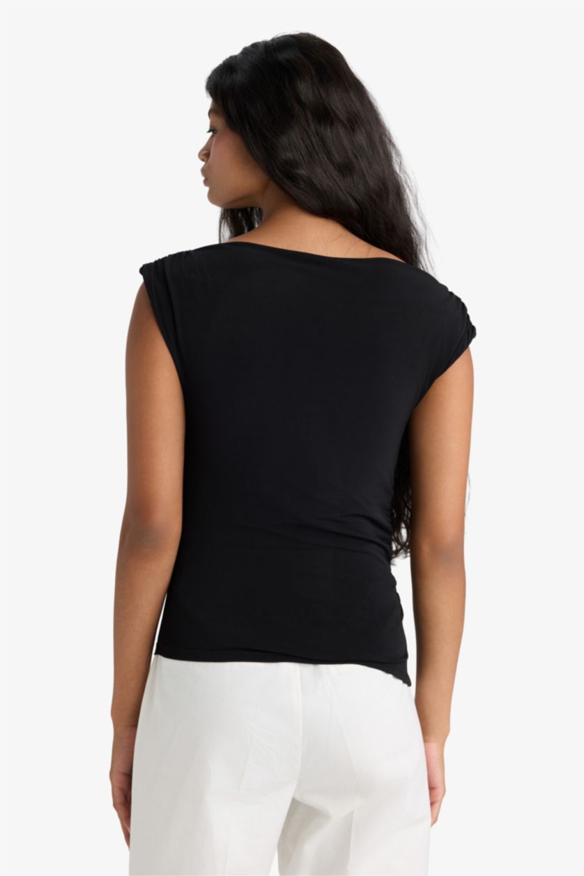 Kadın Siyah Slim Fit Dar Kesim Degaje Yaka Bluz