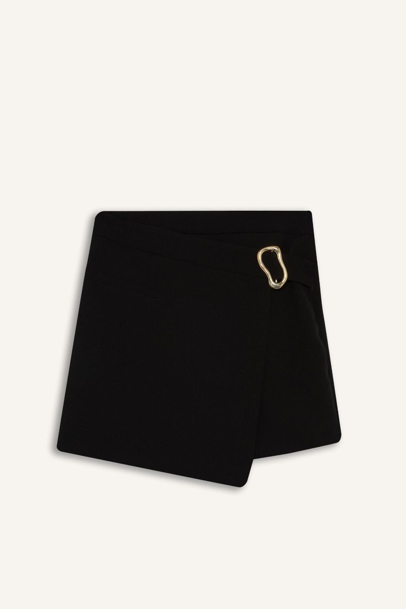 Kadın Siyah Toka Detaylı Şort Etek