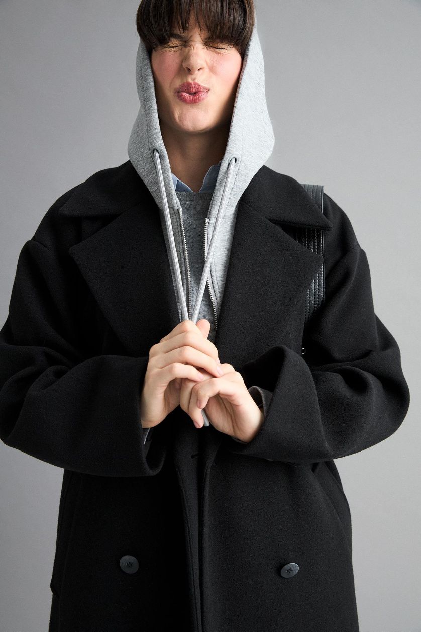 Woman Black Regular Fit Cachet