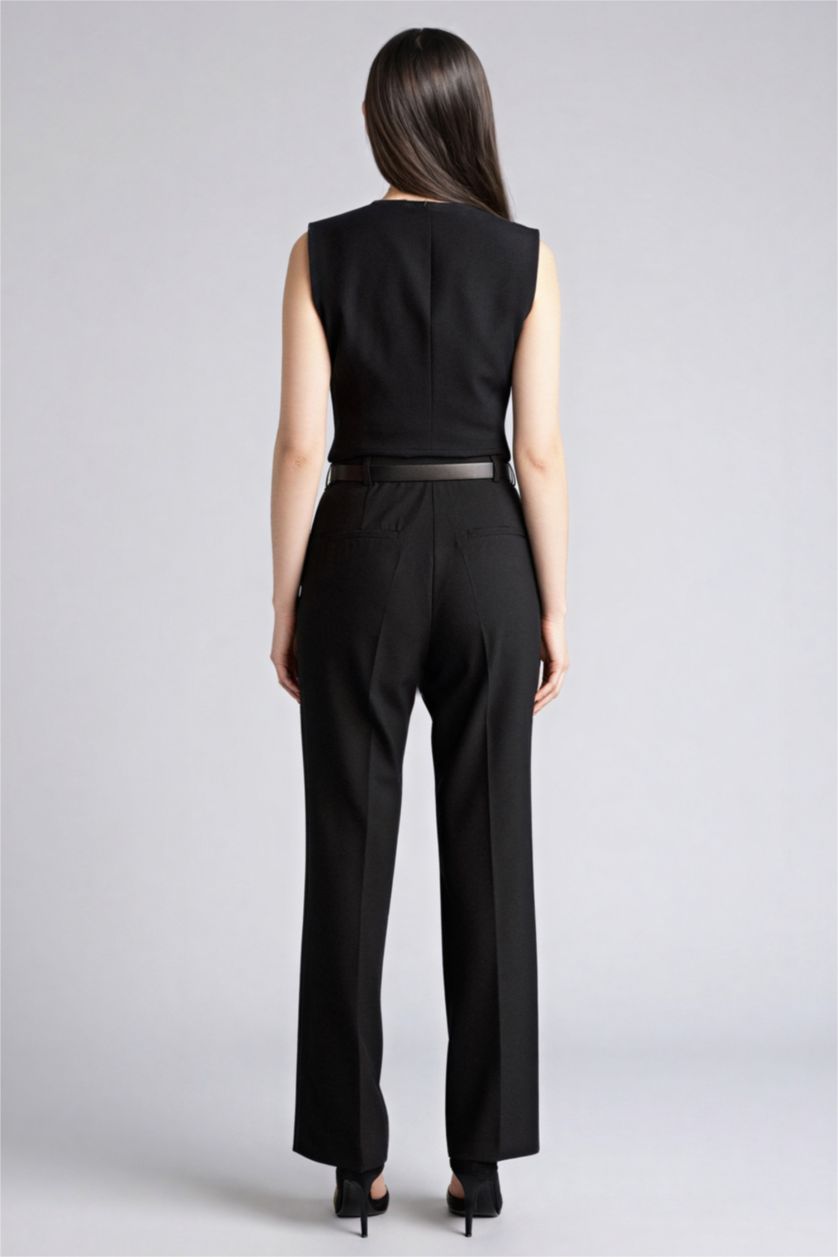Woman Black Straight Fit Regular Hem Pocket Detailed Trousers