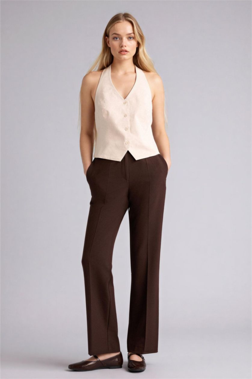 Woman Brown Straight Fit Regular Hem Pocket Detailed Trousers