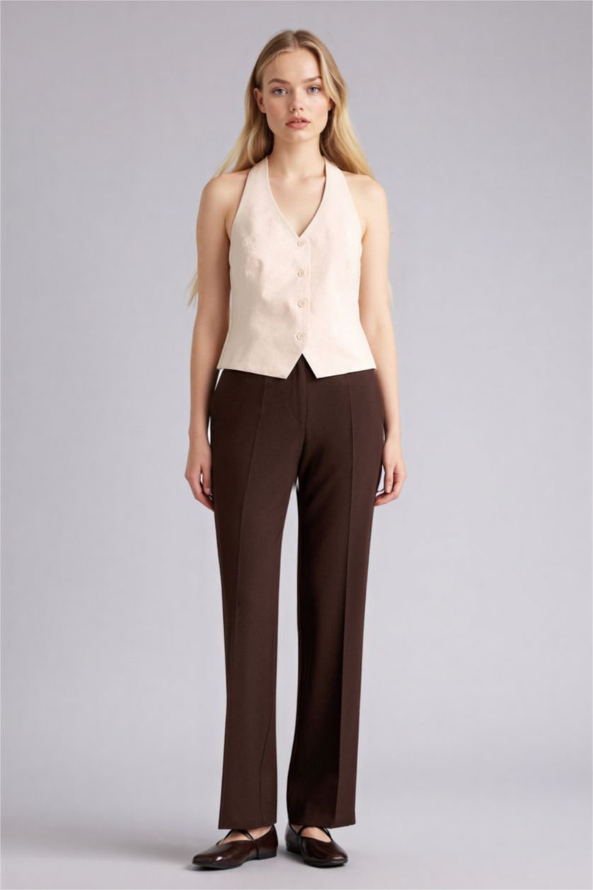 Woman Brown Straight Fit Regular Hem Pocket Detailed Trousers