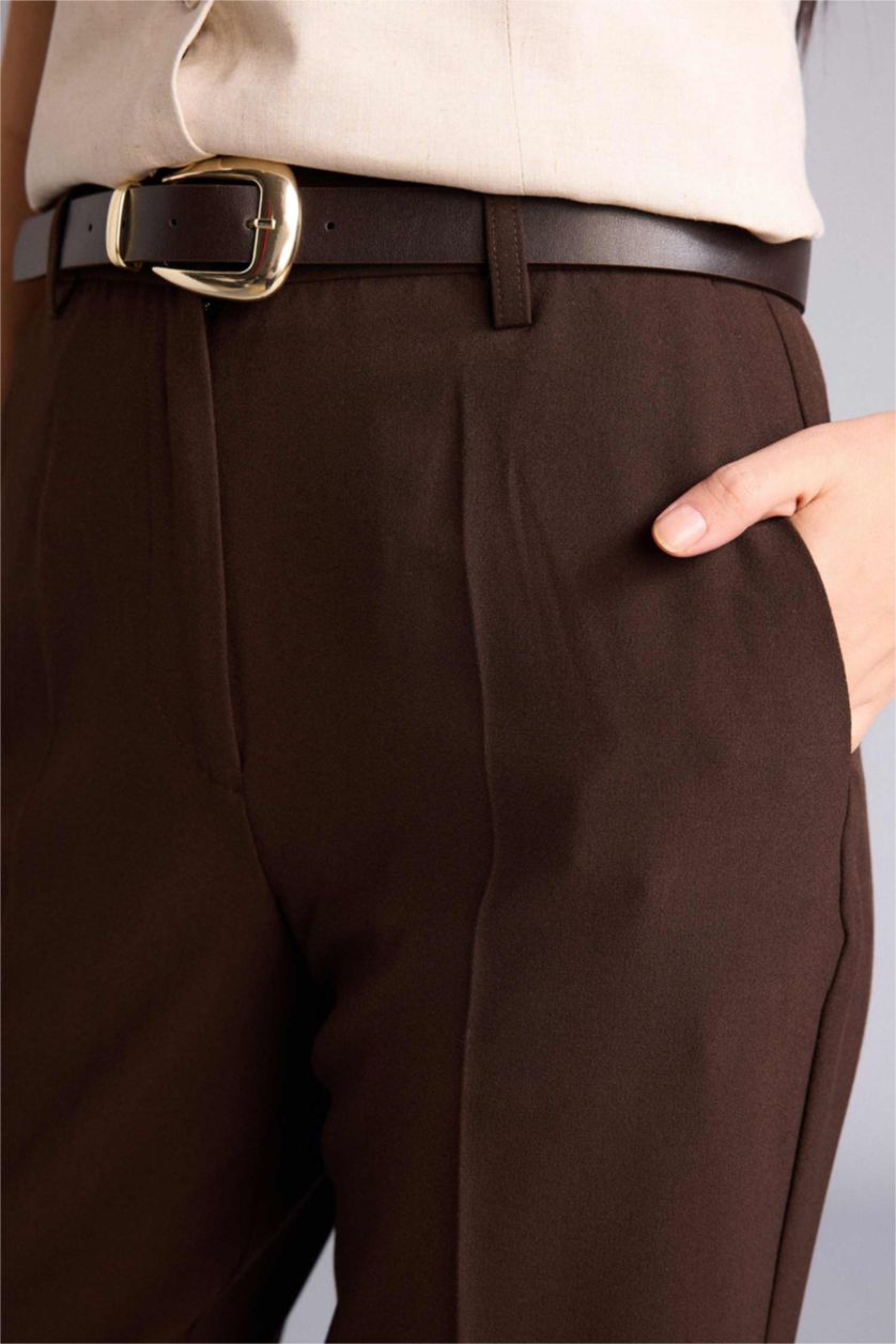 Woman Brown Straight Fit Regular Hem Pocket Detailed Trousers