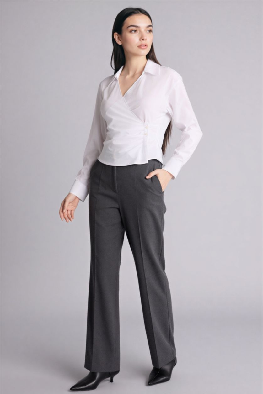 Woman Grey Straight Fit Regular Hem Pocket Detailed Trousers