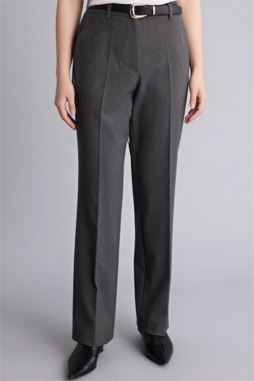 Woman Grey Straight Fit Regular Hem Pocket Detailed Trousers