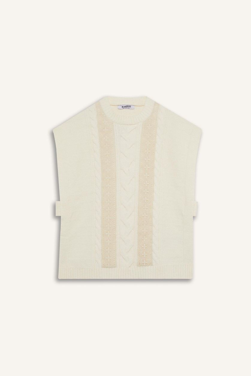 Kadın Ekru Regular Fit Bisiklet Yaka Triko Süveter