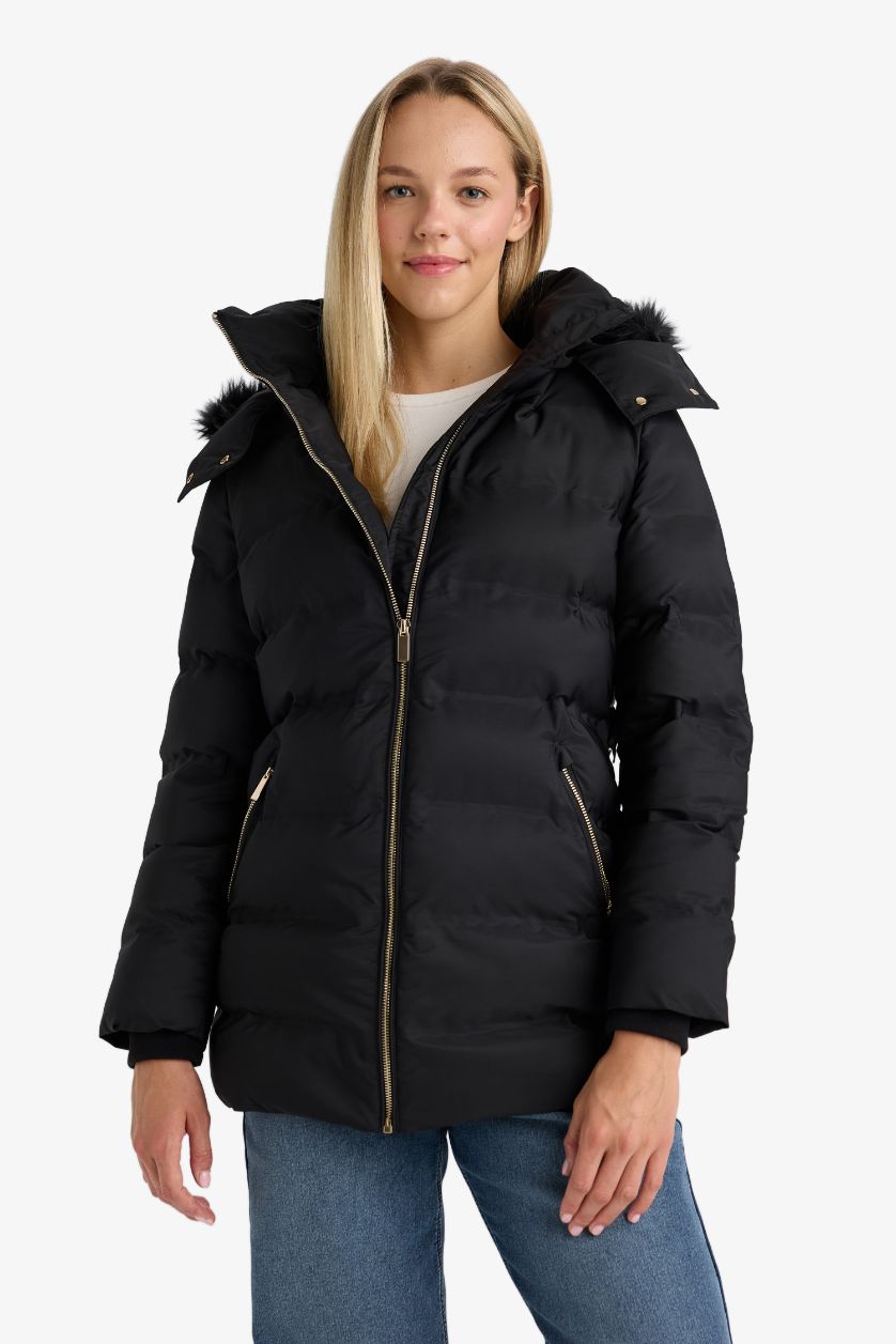 Kadın Siyah Su Geçirmez Regular Fıt Kapüşonlu Parka