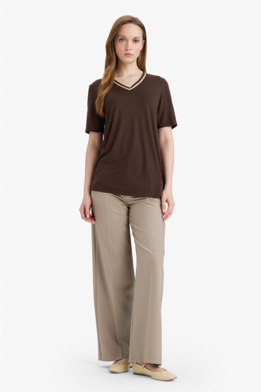 Женщины Коричневый Футболка Regular Fit с V-образным вырезом и коротким рукавом