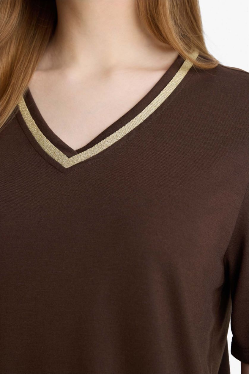 Женщины Коричневый Футболка Regular Fit с V-образным вырезом и коротким рукавом