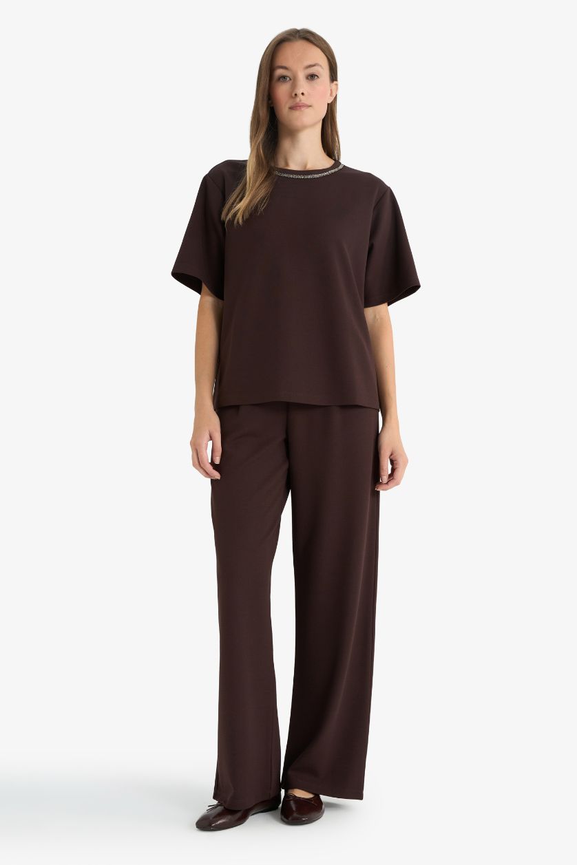 Woman Brown Straight Fit Trousers