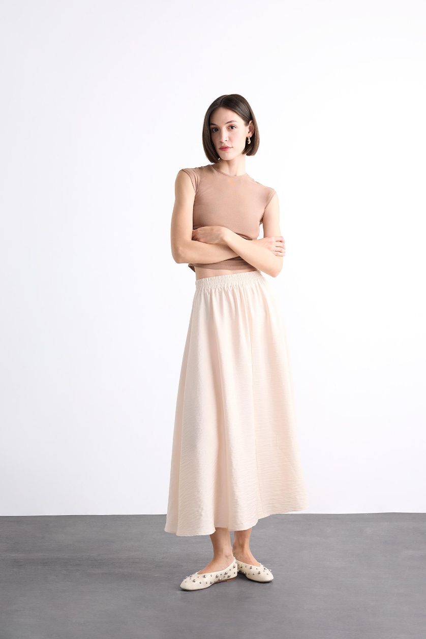 Woman Beige Twill Elastic Band Maxi Skirt