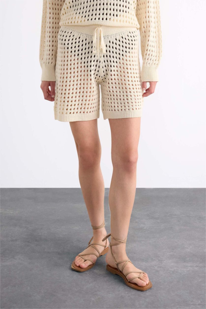 Kadın Ekru Beli Lastikli Kroşe Plaj Şortu