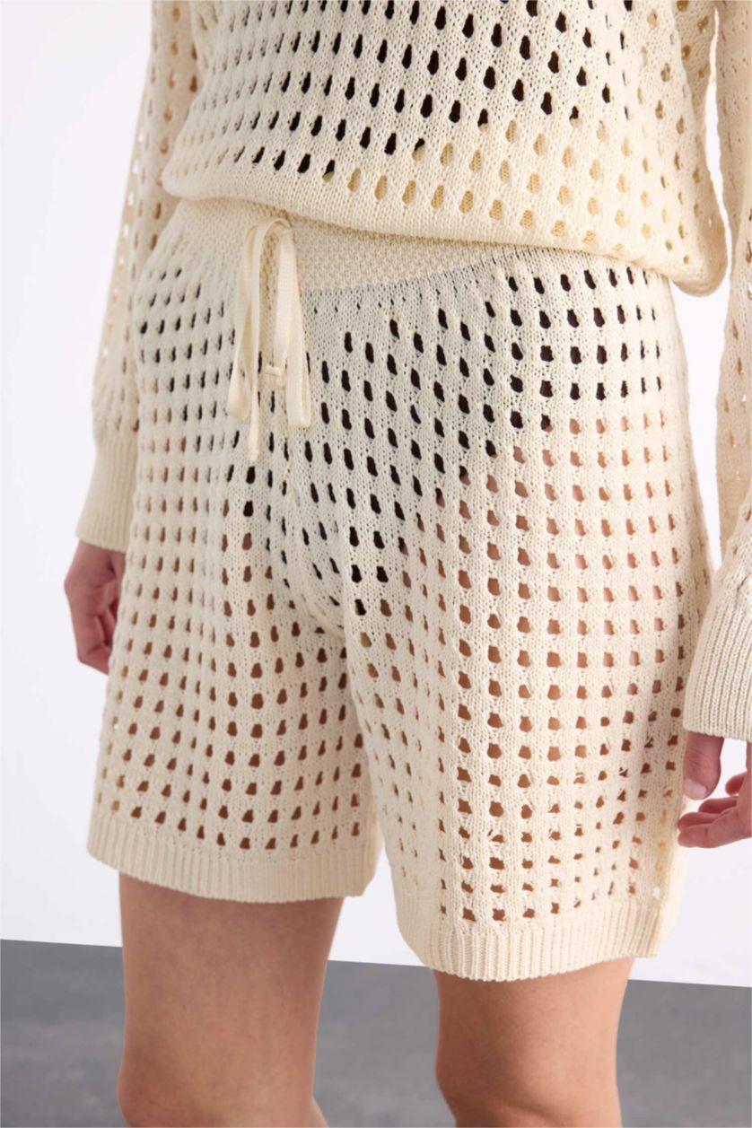 Kadın Ekru Beli Lastikli Kroşe Plaj Şortu