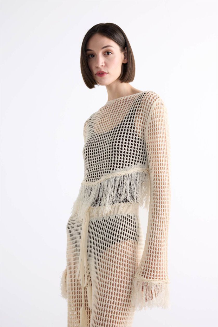 Kadın Ekru Kayık Yaka Püskül Detaylı Uzun Kollu Kroşe Plaj Üstü