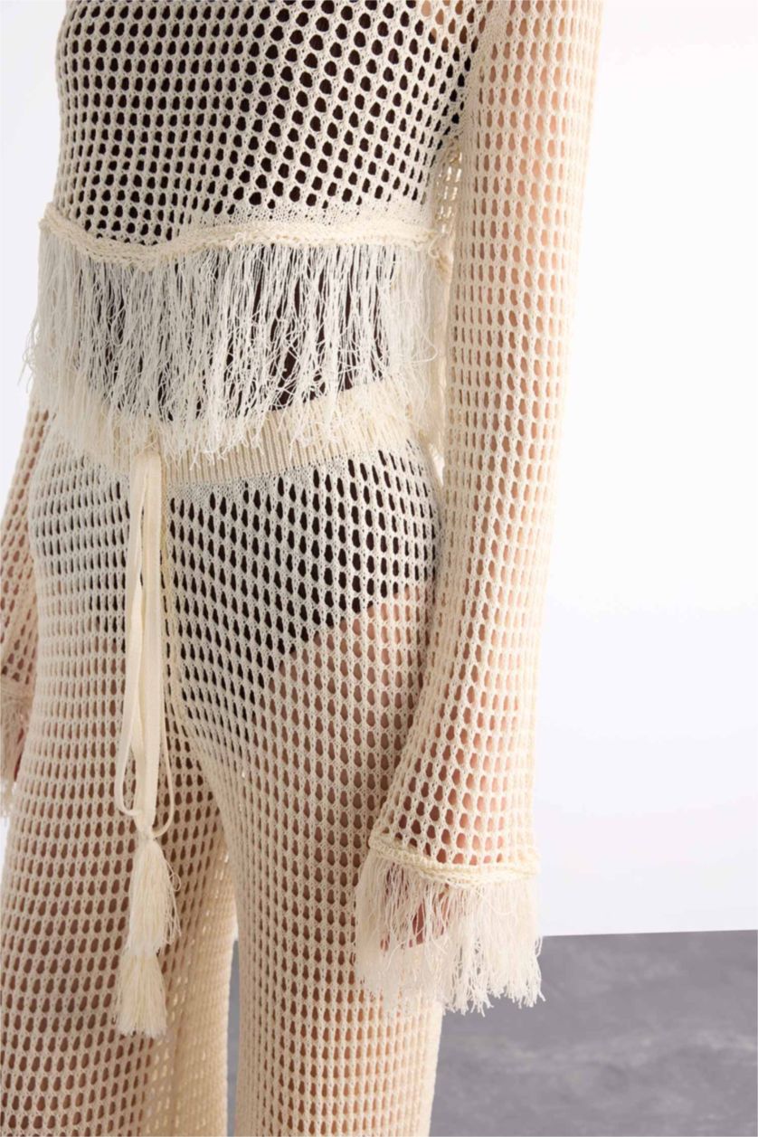 Kadın Ekru Kayık Yaka Püskül Detaylı Uzun Kollu Kroşe Plaj Üstü