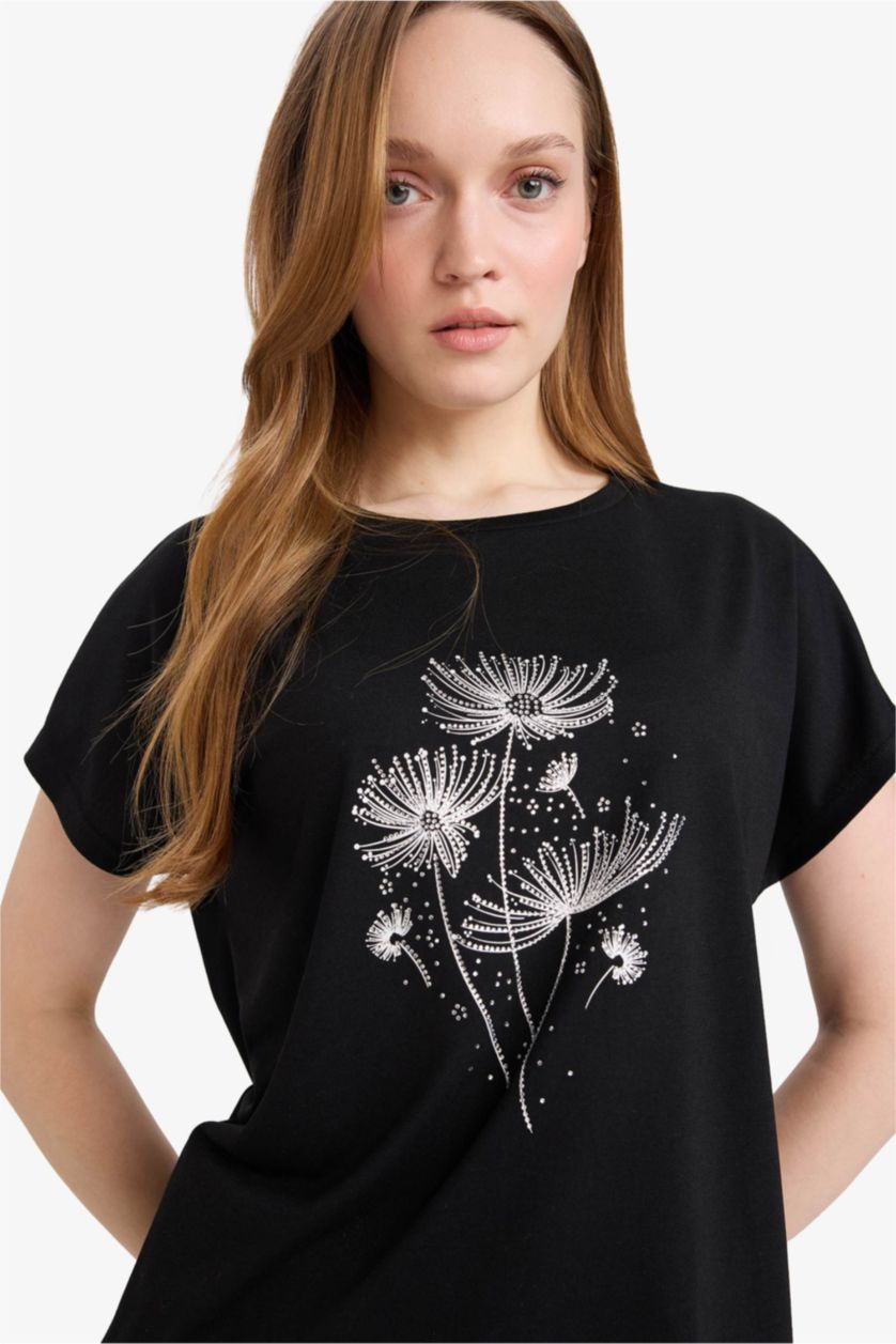 Әйелдерге қара Дөңгелек жағалы тас басылған қысқа жеңді футболка