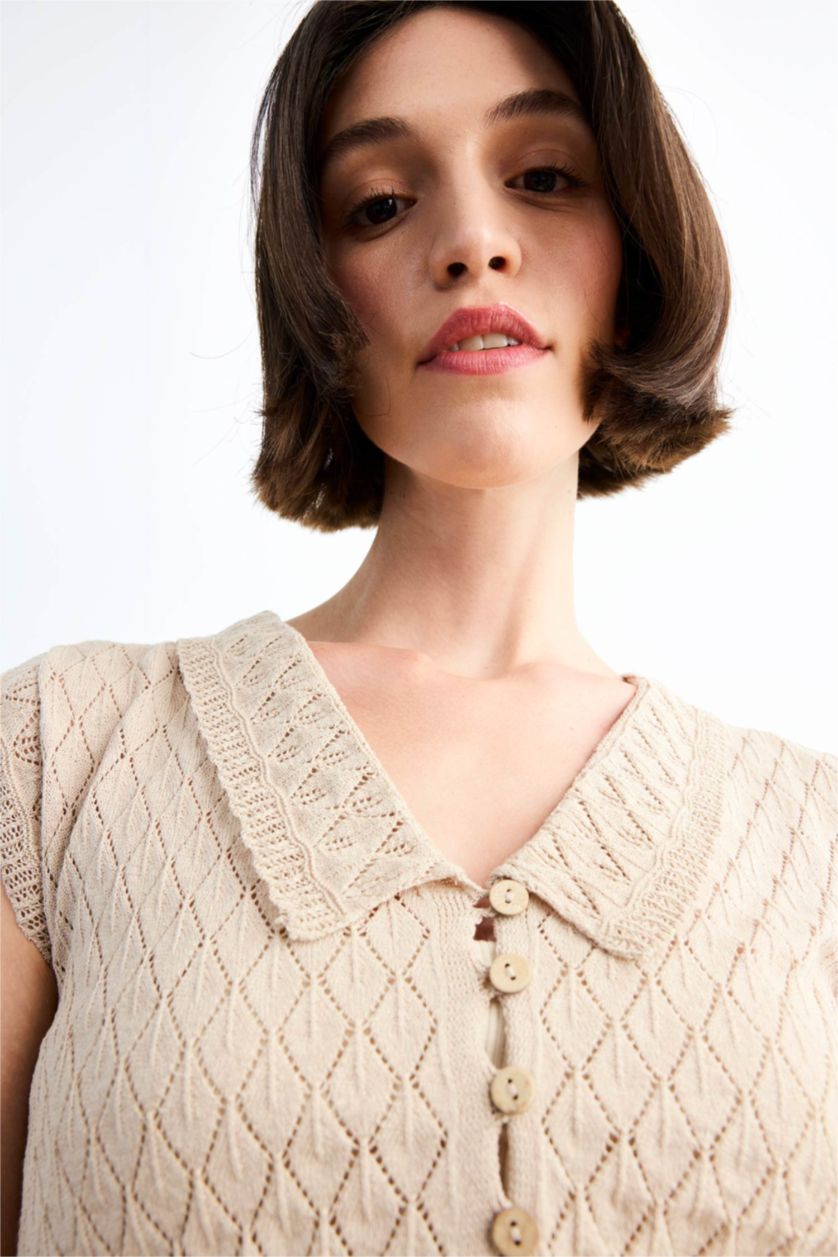 Kadın Açık Kahve Crop Büyük Yaka Düğmeli Triko Atlet