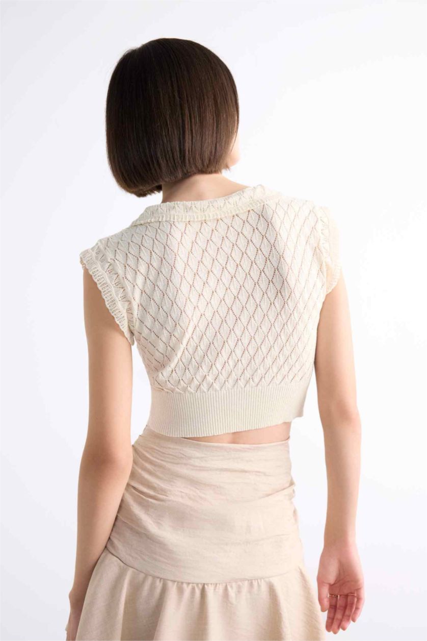 Kadın Ekru Crop Büyük Yaka Düğmeli Triko Atlet