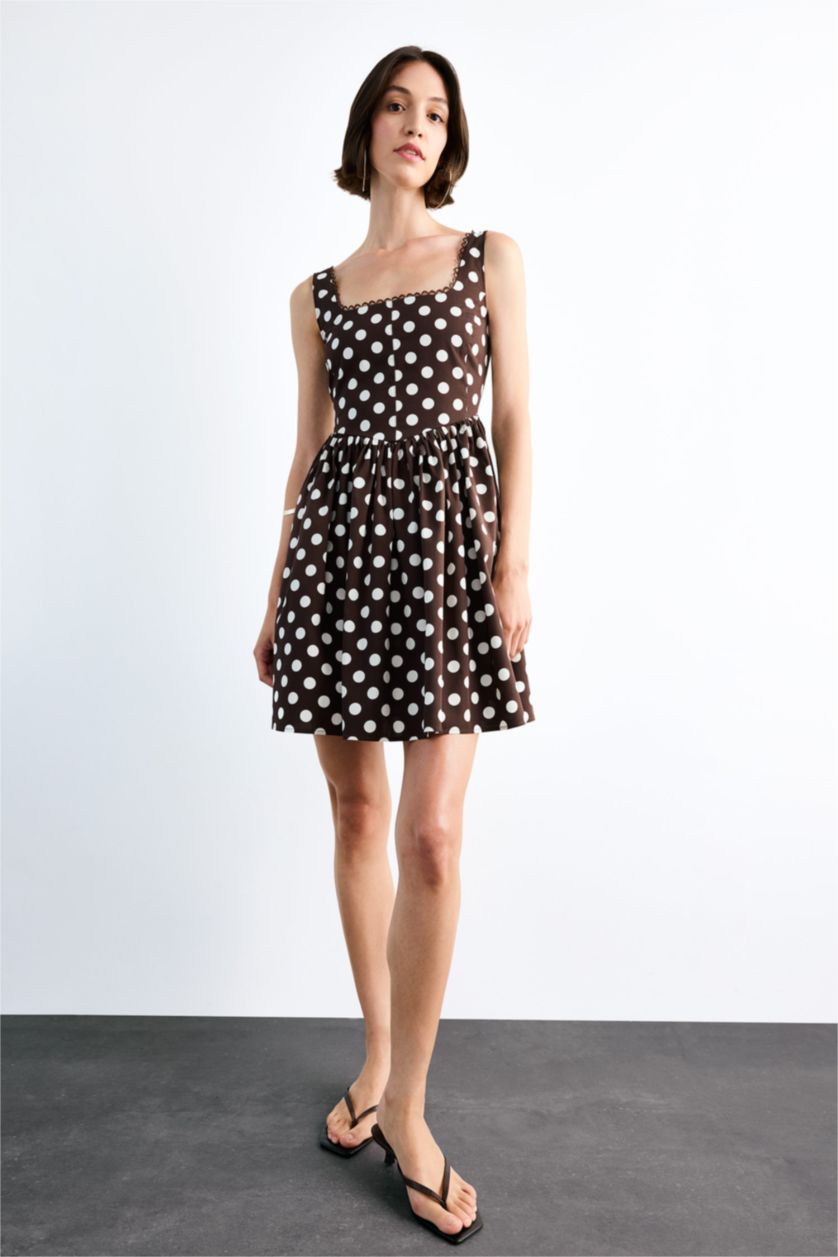 Kadın Açık Kahve Kare Yaka Puantiye Desenli Kolsuz Midi Elbise