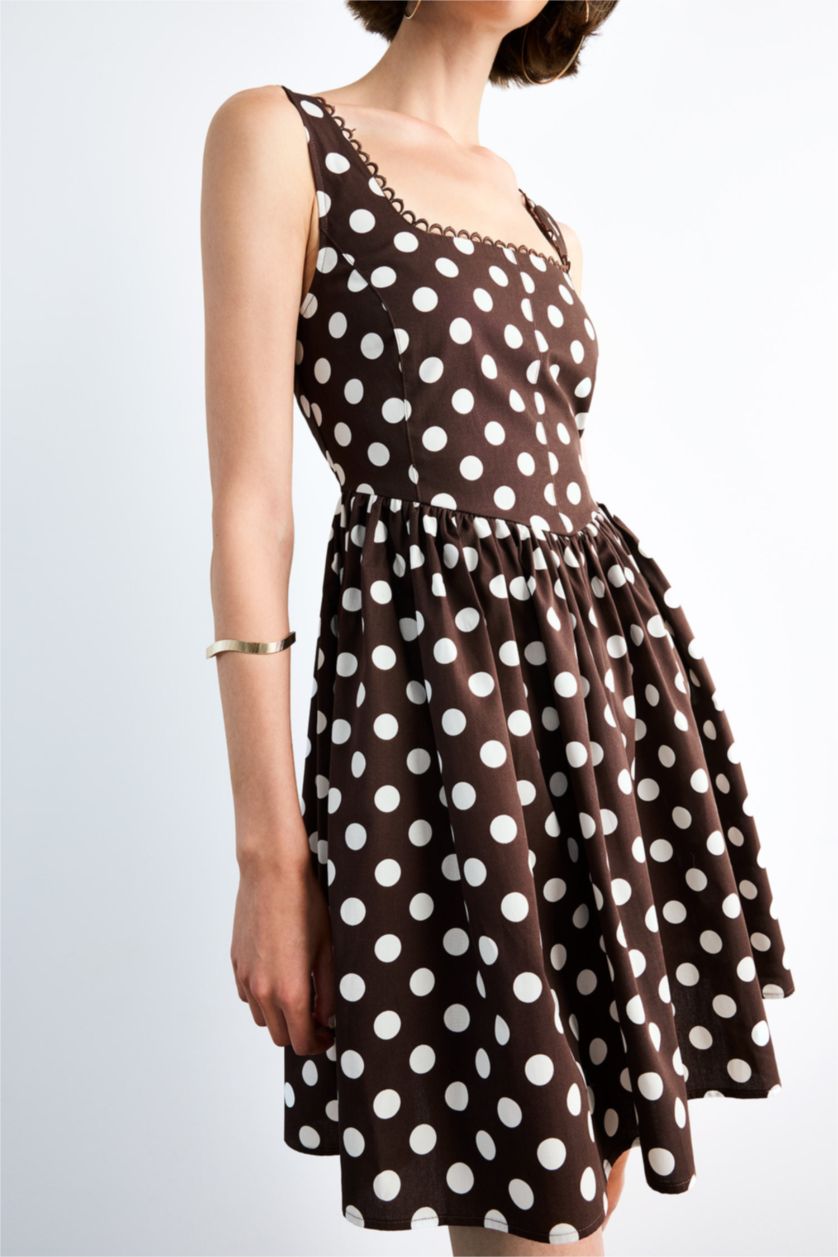 Kadın Açık Kahve Kare Yaka Puantiye Desenli Kolsuz Midi Elbise