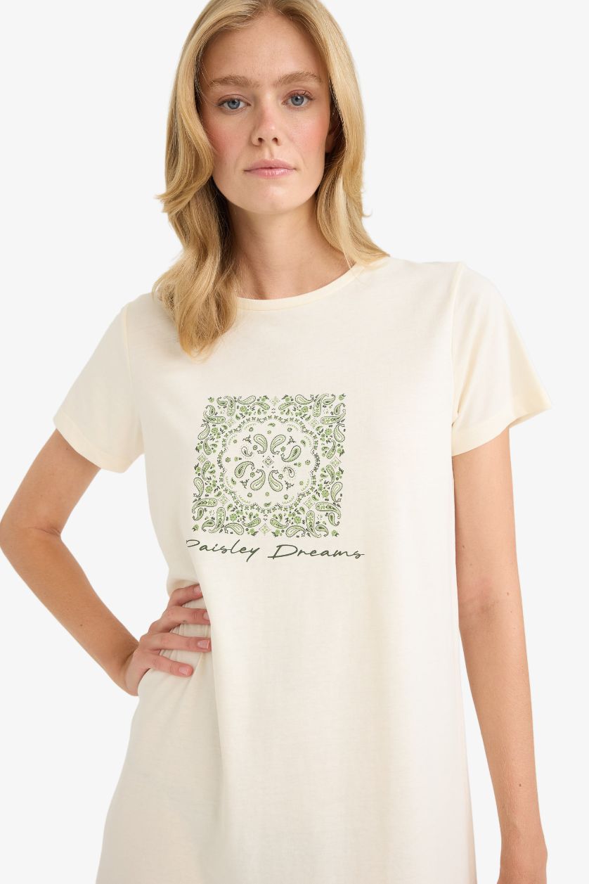 نساء بيج فاتح فستان نوم نص ردن مطبوع بياخة مستديرة من Fall in Love