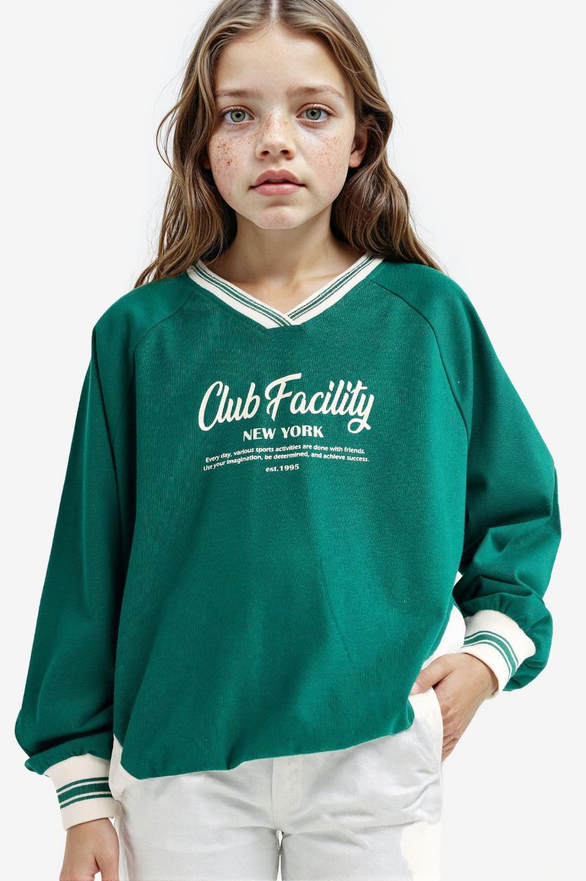 بنات أخضر سويت شيرت بناتي بطبعة شعار اوفر سايز بياخة V