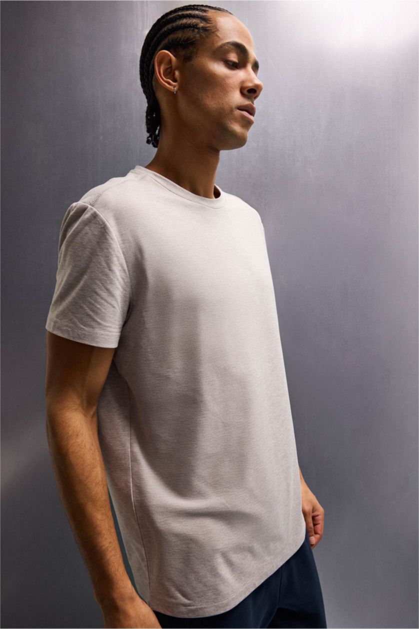 Man Light Grey Standard Fit Crew Neck Short Sleeve Sports T-Shirt