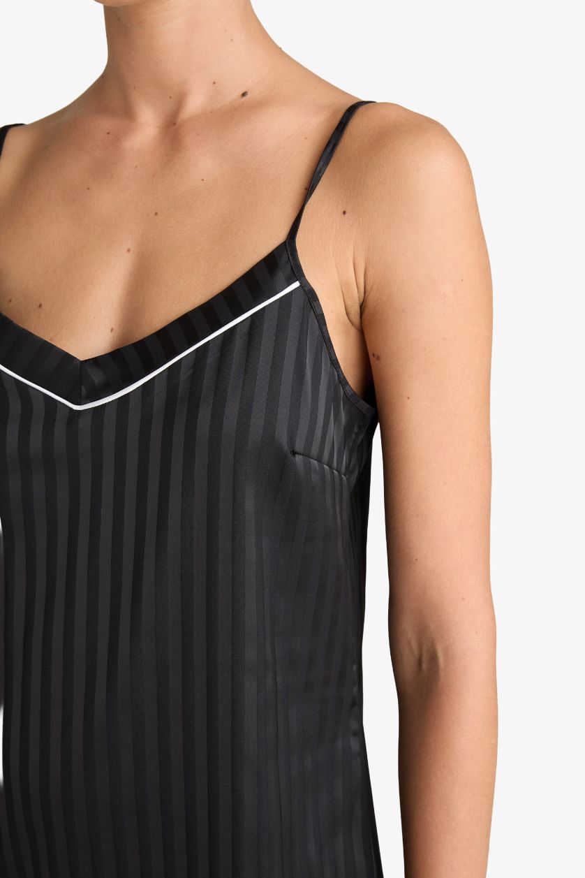 Woman Black Fall in Love Regular Fit V-Neck Satin Strappy Dress