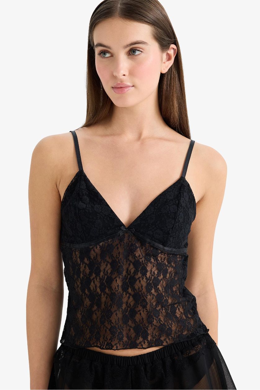 Woman Black Fall in Love Lace Tank Top