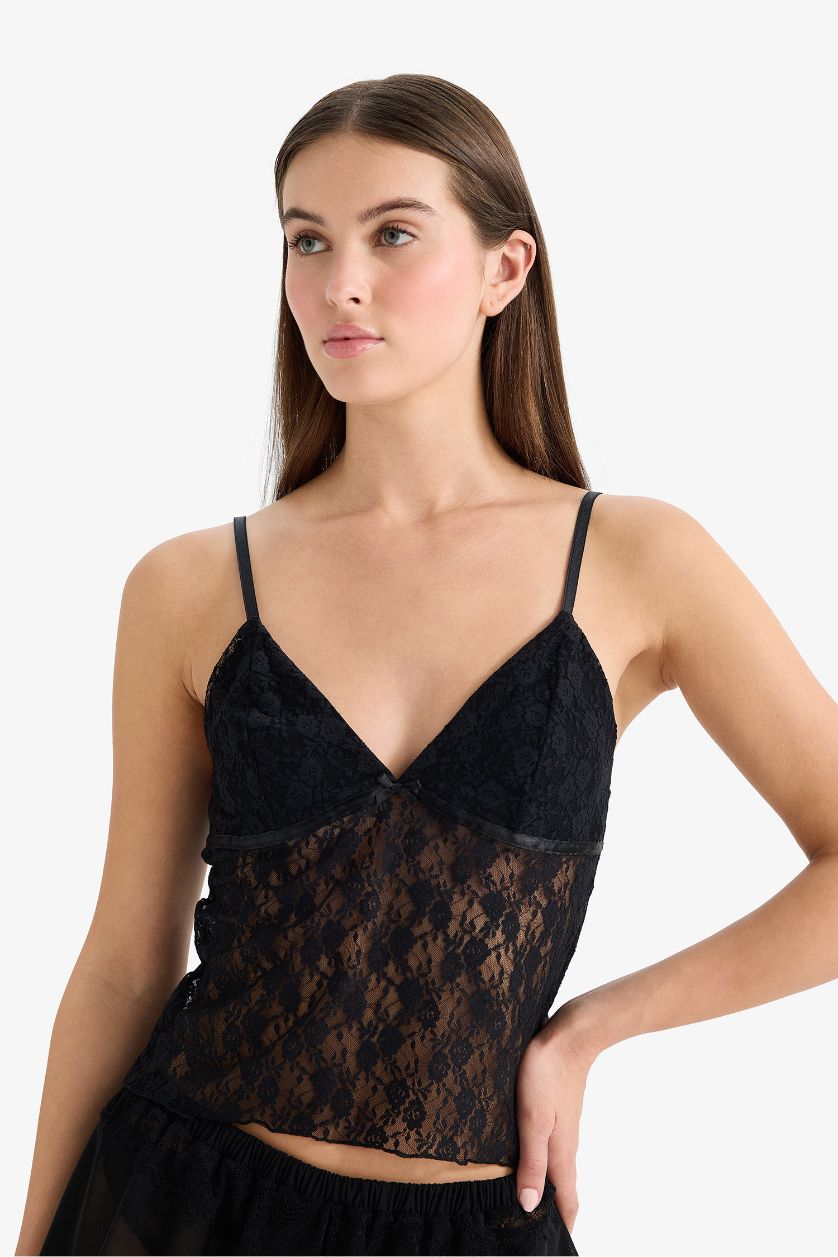 Woman Black Fall in Love Lace Tank Top