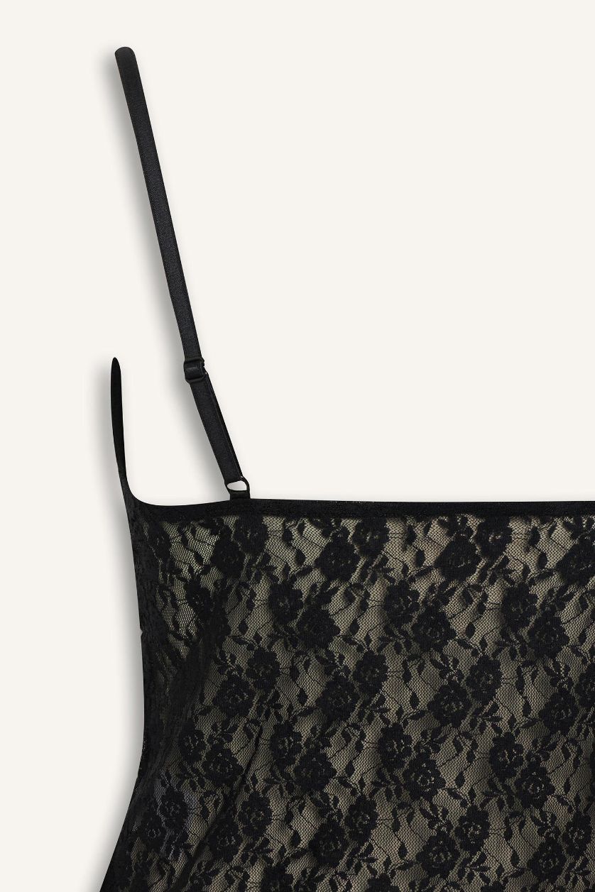 Woman Black Fall in Love Lace Tank Top