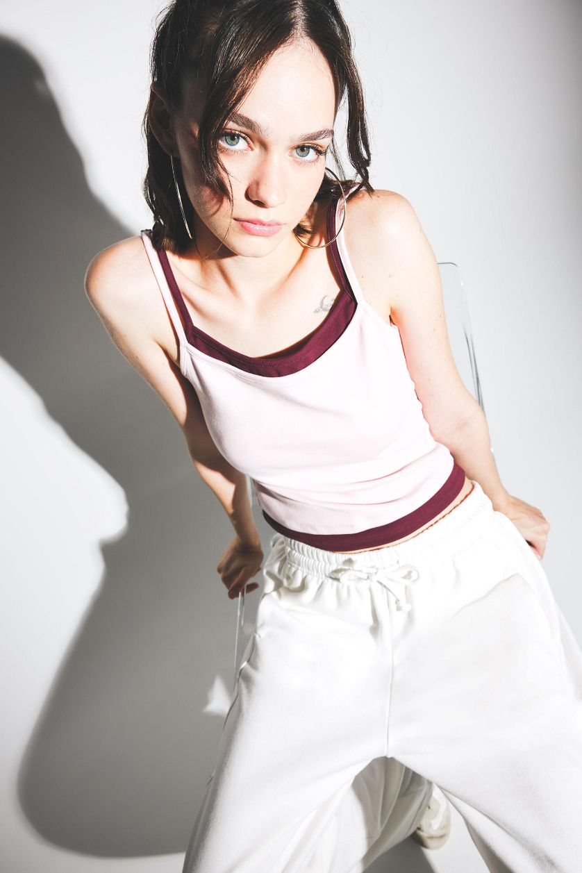 حريمي زهري تانك توب مضلع مخصر سليم فيت بياقة U