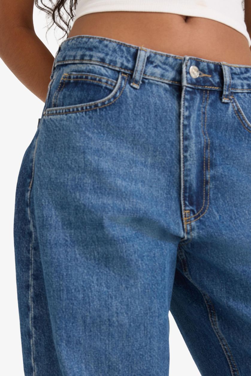 Kadın Koyu Mavi Barrel Fıt Yüksek Bel Katlamalı Paça Jean Yıkamalı Pantolon