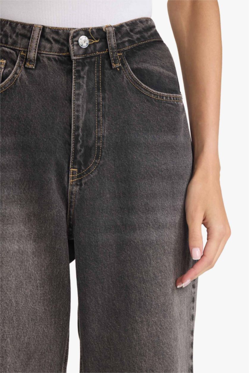نساء أنثرا Barrel Fit High Waist Ankle Length Jeans