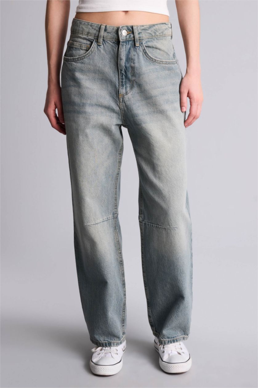 Woman Blue Barrel Fit High Waist Ankle Length Jeans