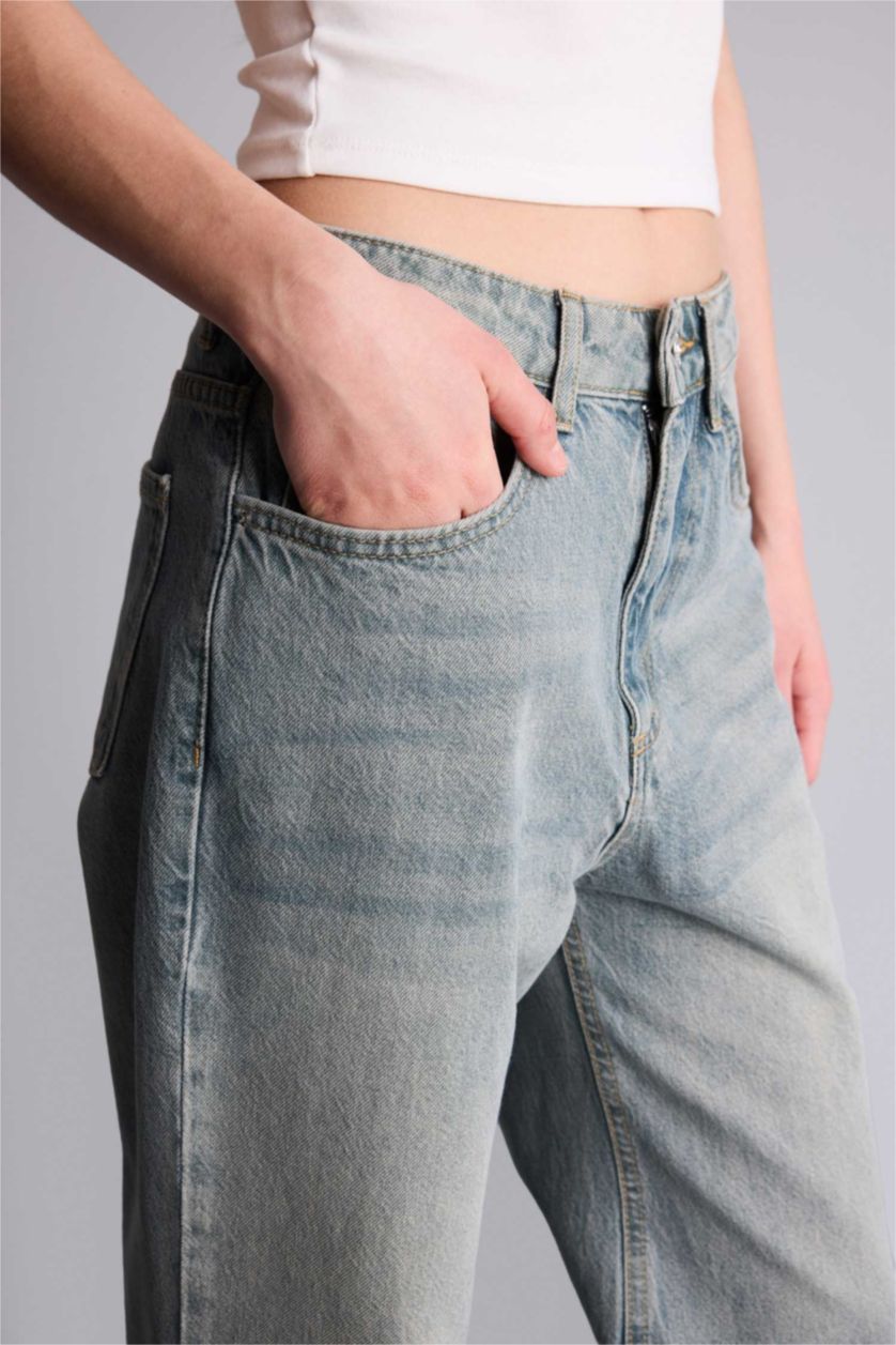 Woman Blue Barrel Fit High Waist Ankle Length Jeans