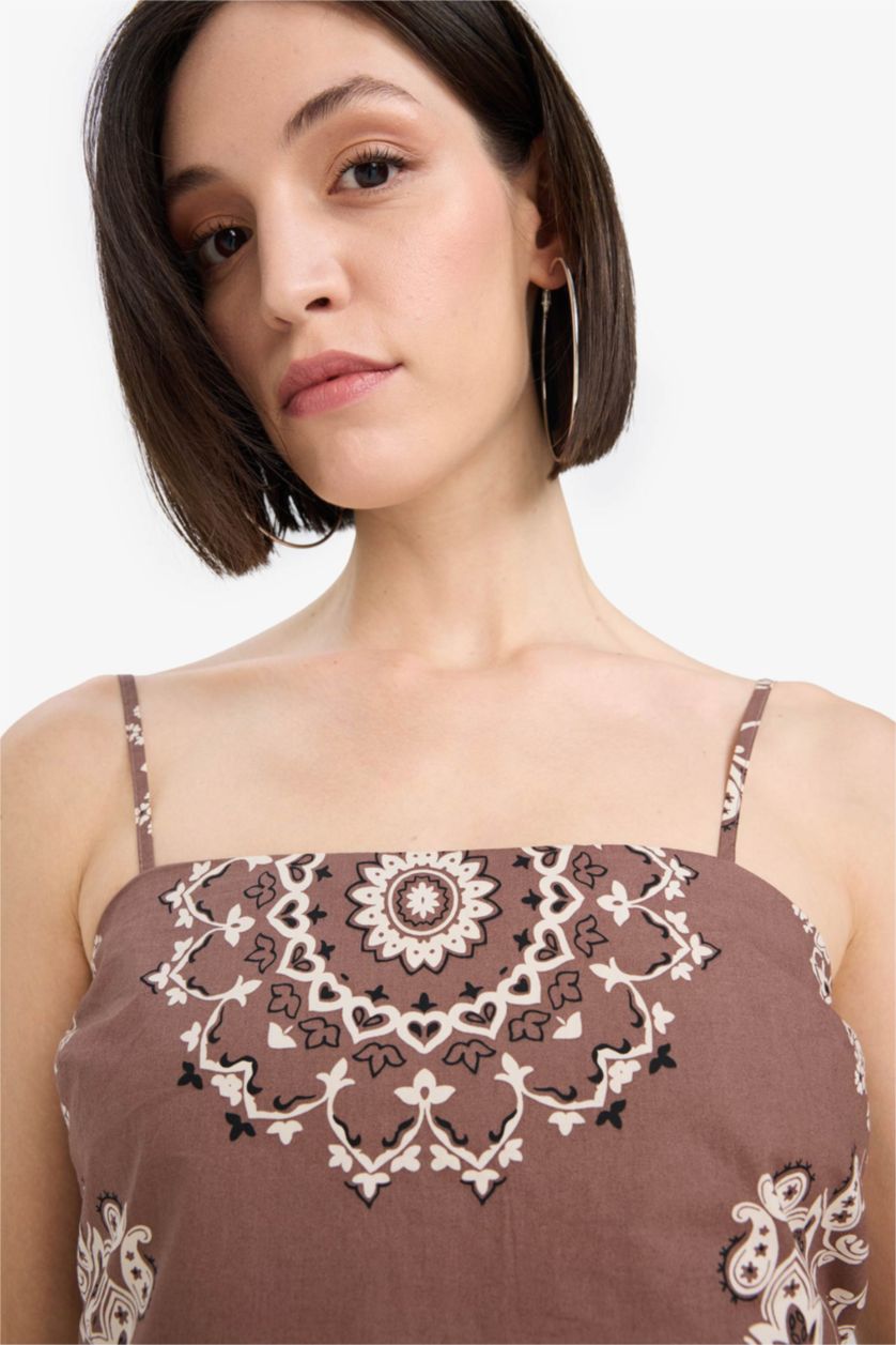 حريمي بني فاتح بلوزة بحمالات وياقة مربعة من Afra x DeFacto