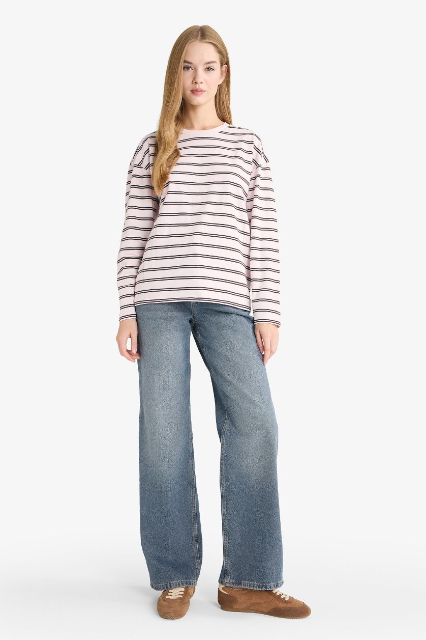 Woman Light Pink Loose Fit Long Sleeve Sweatshirt