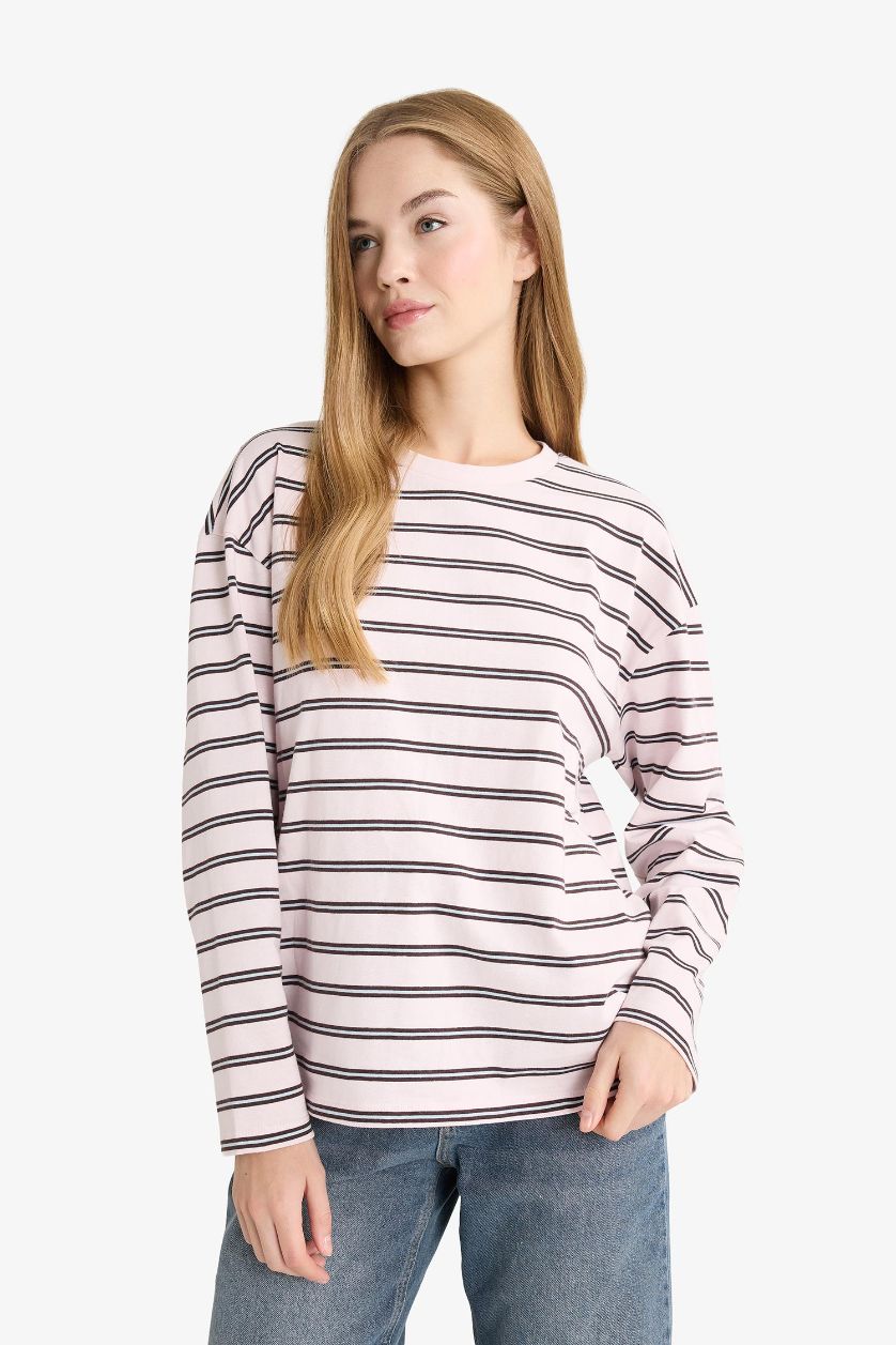 Woman Light Pink Loose Fit Long Sleeve Sweatshirt
