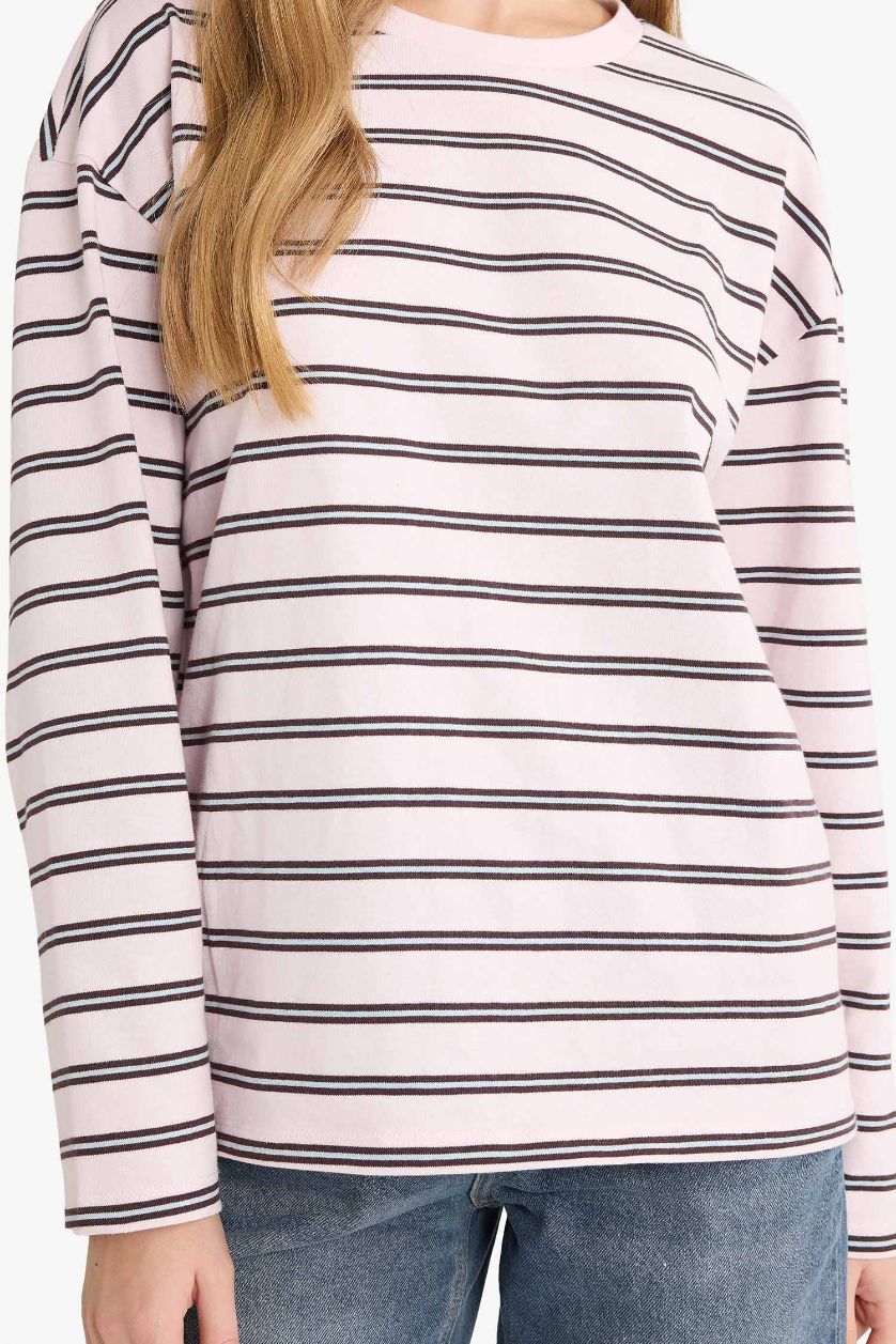 Woman Light Pink Loose Fit Long Sleeve Sweatshirt