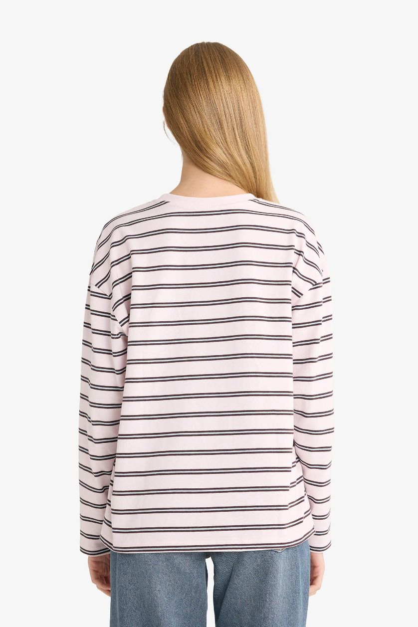 Woman Light Pink Loose Fit Long Sleeve Sweatshirt