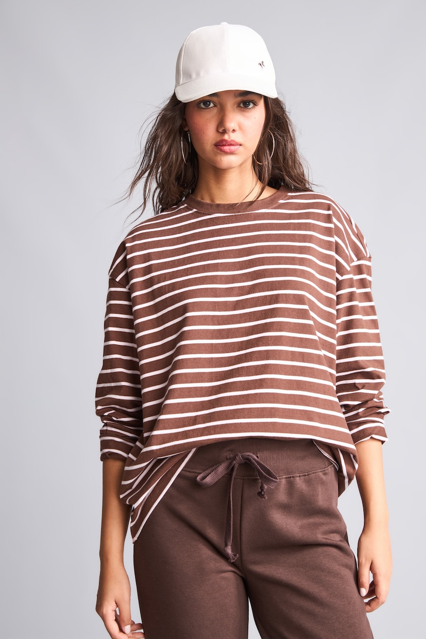 Woman Brown Loose Fit Crew Neck Sweatshirt