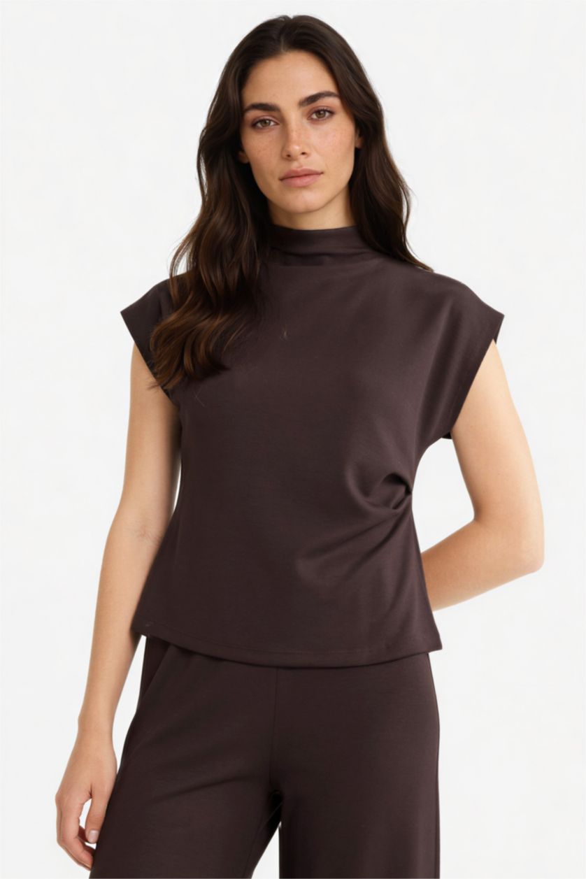 حريمي بني بلوزة كت بيكيه سليم فيت هاي كول