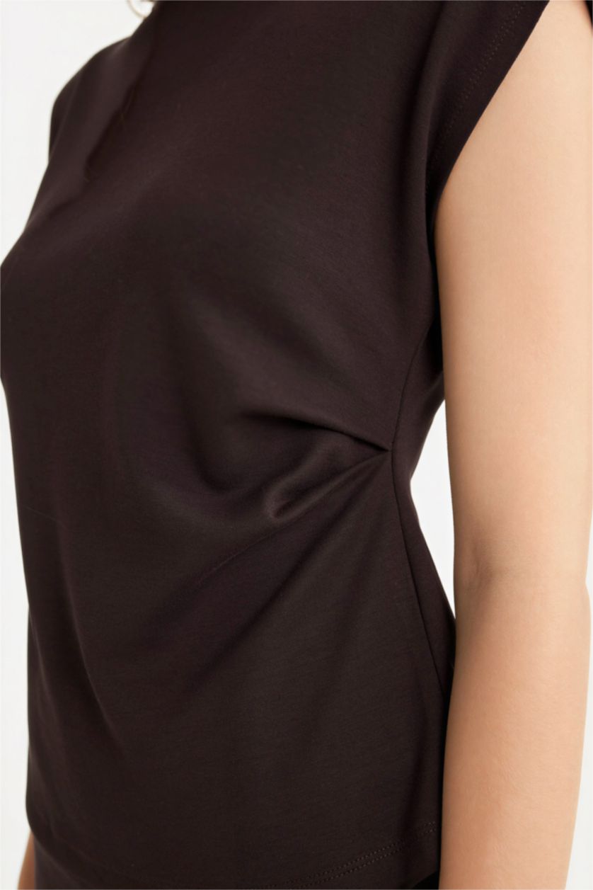 حريمي بني بلوزة كت بيكيه سليم فيت هاي كول