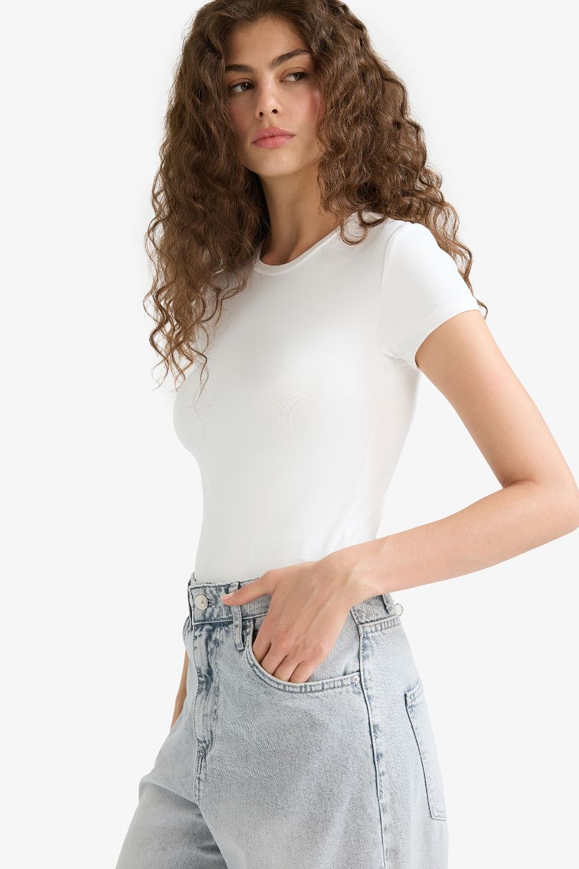 WOMAN White Slim Fit Crew Neck Basic White T-Shirt