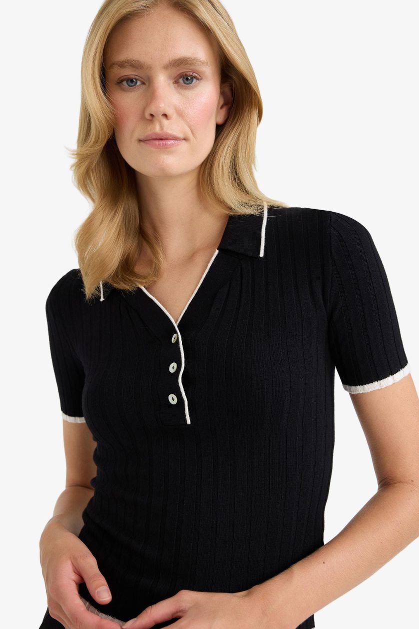 Kadın Siyah Fitted Polo Yaka Triko Kısa Kollu Kazak