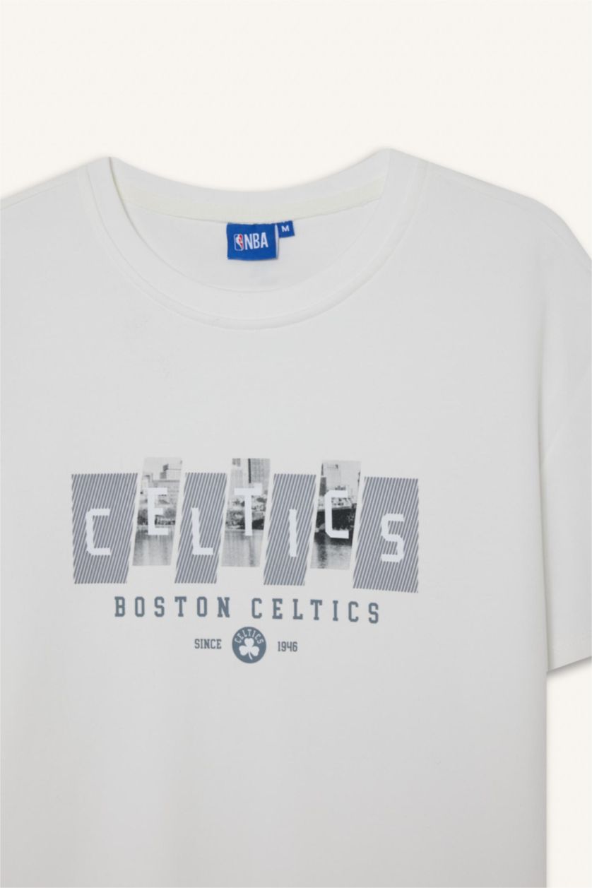 Erkek Ekru NBA Boston Celtics Standart Fit Bisiklet Yaka Kısa Kollu Tişört