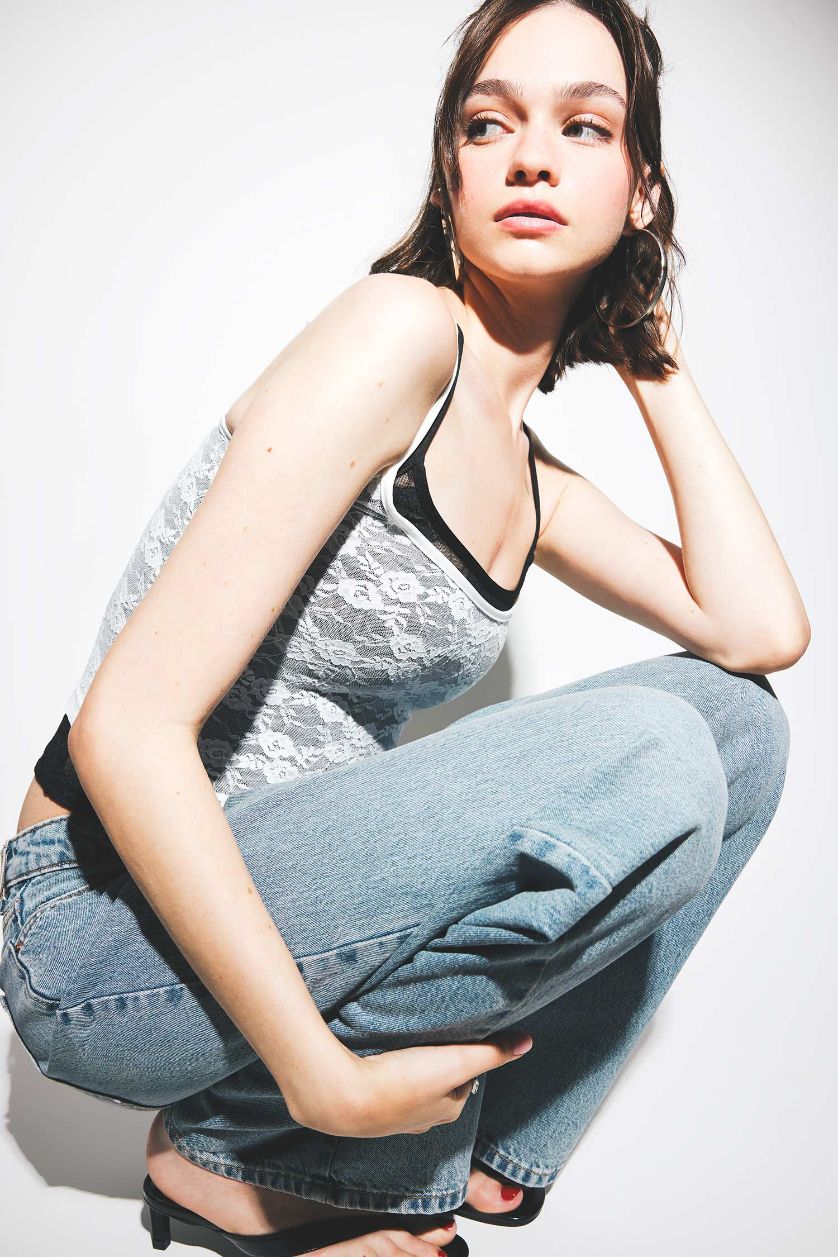 Woman White Slim Fit Lace Tank Top